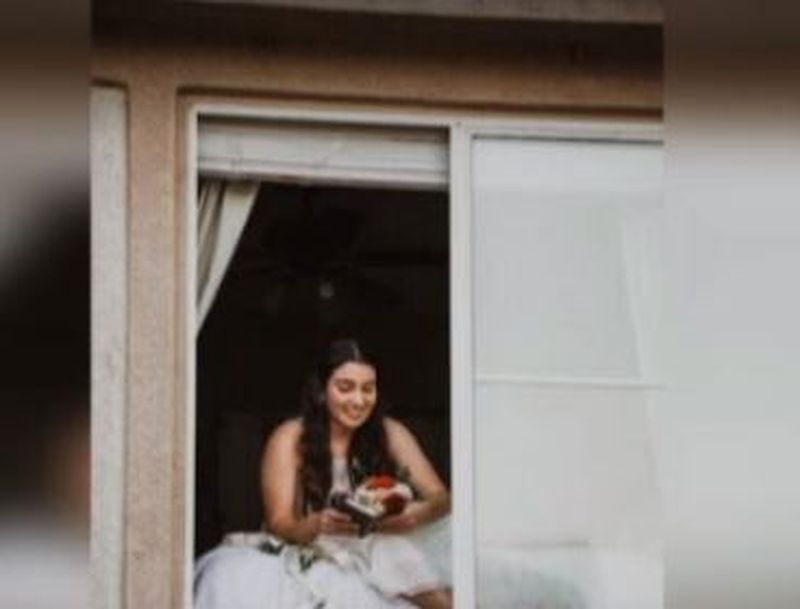 S-au căsătorit deși avea coronavirus 