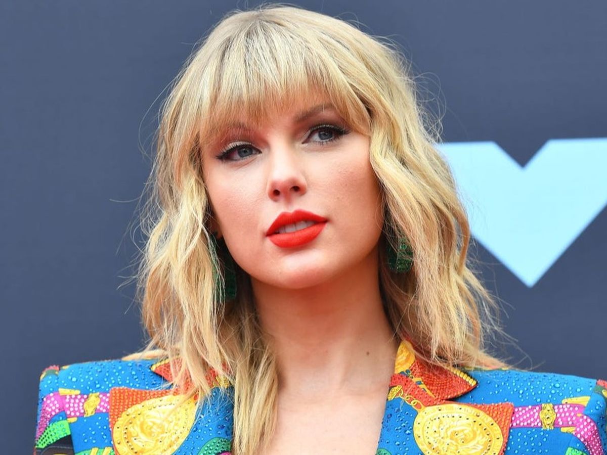  Taylor Swift a lansat un nou album: Evermore 