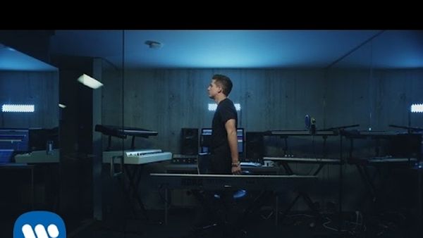 CHARLIE PUTH - Attention