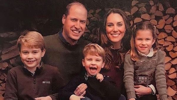 Ducesa Kate și Prințul William le-au trimis o felicitare cu o fotografie de familie lucrătorilor sanitari