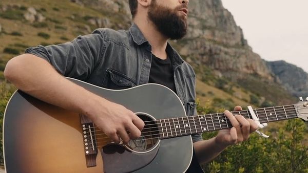 Passanger a lansat &bdquo;Remember to Forget&rdquo;: &bdquo;E despre acel tip care se &icirc;mpiedică de tine și &icirc;ncearcă să se alăture petrcerii&rdquo;