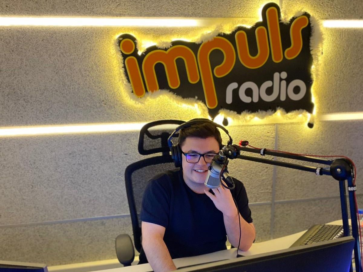 Mihai H&icirc;nda - Bară la Bară