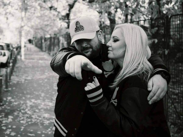 Bară la Bară | Dorian și Ava vin &icirc;n studioul Radio Impuls și ne prezintă &icirc;n premieră piesa &bdquo;Vrei nu vrei&rdquo;