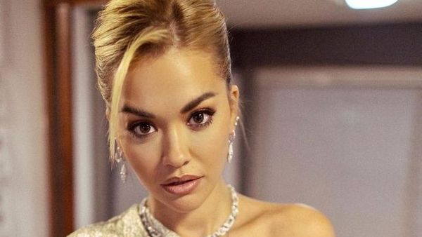 Rita Ora ar putea petrece Crăciunul &icirc;n Bulgaria! Motivul pentru care nu se poate &icirc;ntoarce acasă de sărbători