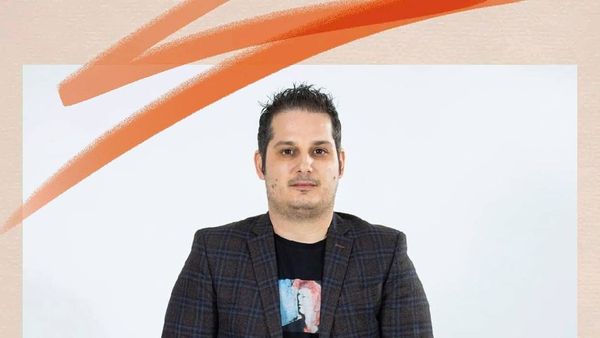 Cosmin Dimăncescu, prezentatorul &bdquo;Hit Break&rdquo; vă transmite cele mai calde urări de Crăciun