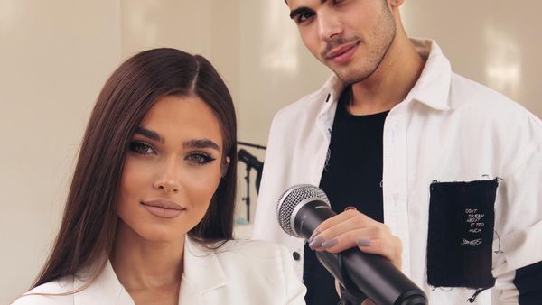 Theo Rose, de la muzica populară, la muzica ușoară. Cine a determinat-o să înceapă o carieră în muzica ușoară