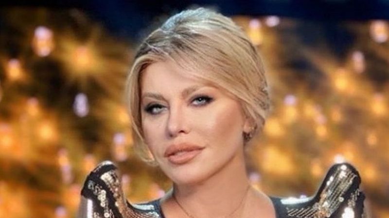 Loredana Groza, interpretare LIVE a piesei &bdquo;Buna seara, iubite&rdquo;