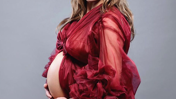 Meryem Uzerli, actriţa care a interpretat-o pe Hurrem din „Suleyman Magnificul”, însărcinată pentru a doua oară 