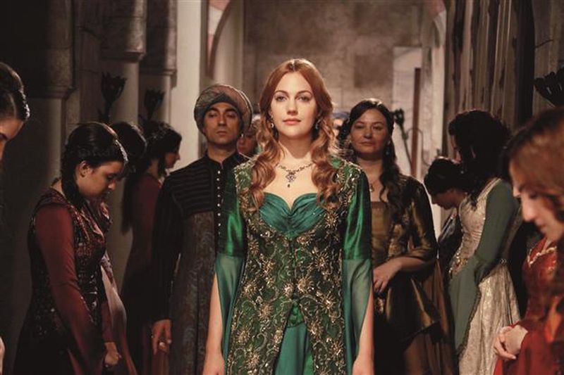  Meryem Uzerli însărcinată