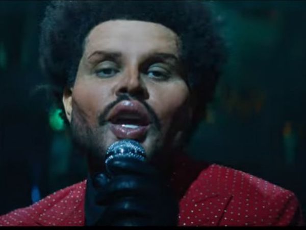 The Weekend, apariţie răvăşitoare &icirc;n videoclipul piesei &bdquo;Save Your Tears&rdquo;. Cum a ajuns să arate din cauza botox-ului
