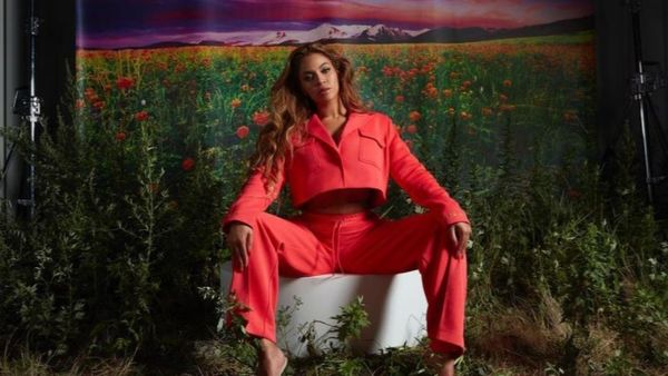 Beyonce, fotografie de milioane de like-uri cu mama sa. Cum arată mama artistei 