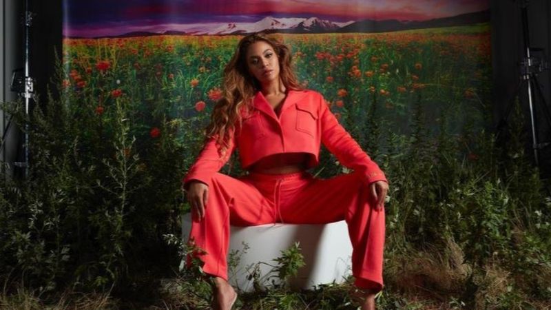 Beyonce, fotografie de milioane de like-uri cu mama sa. Cum arată mama artistei 