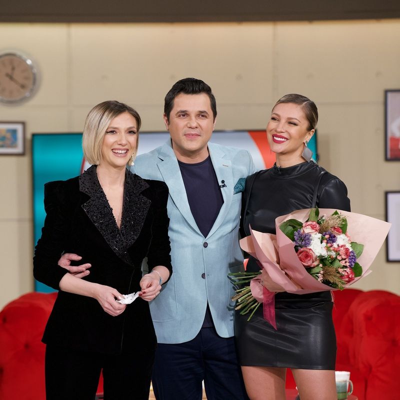 Lora revine în televiziune