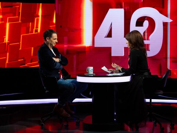 Dan Negru, invitat astăzi, la &ldquo;40 de &icirc;ntrebări cu Denise Rifai&rdquo;, de la ora 22:30, la Kanal D     &ldquo;Habar nu am dacă sunt un tată rigid&rdquo;