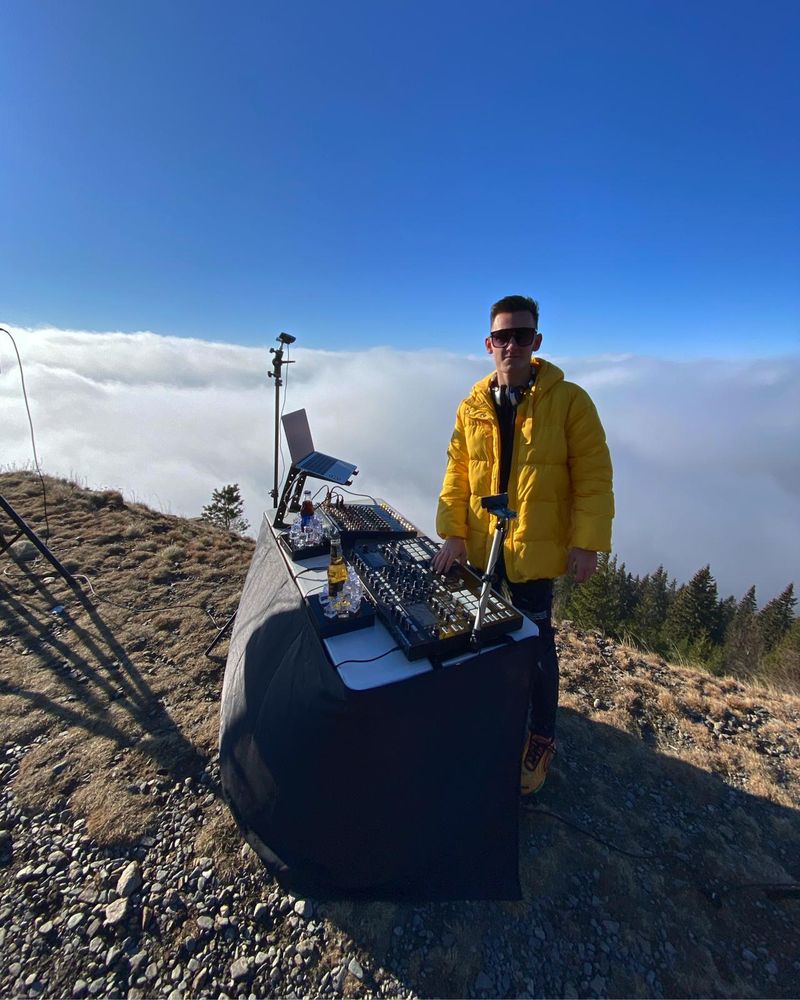 Youngest dj on top of România - Vlad Odangiu