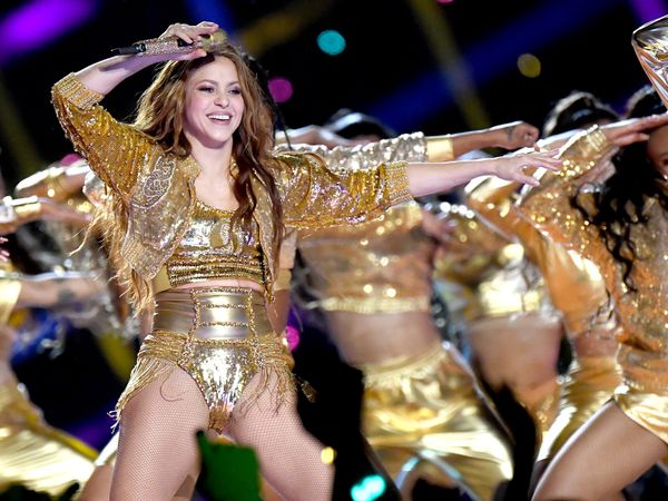 Shakira şi-a v&acirc;ndut catalogul muzical unei companii britanice de investiţii