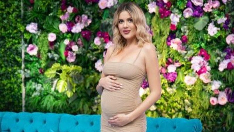 Emily Burghelea face anunțul momentului &icirc;n direct! Care este sexul bebelușului