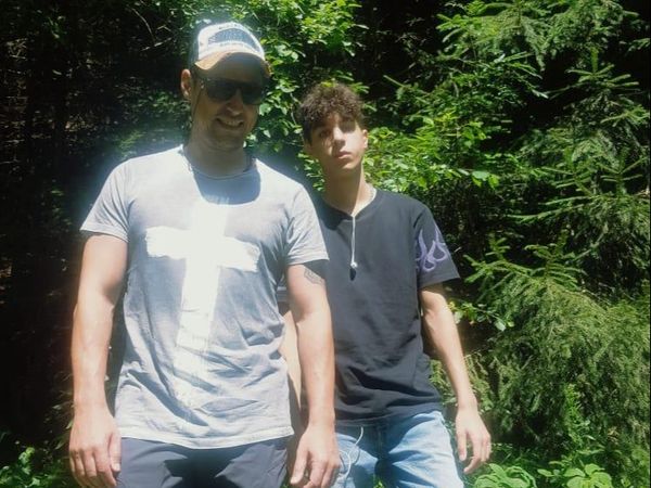Sărbătoare &icirc;n familia prezentatorului Survivor Rom&acirc;nia, Daniel Pavel. Fiul lui a &icirc;mplinit 16 ani
