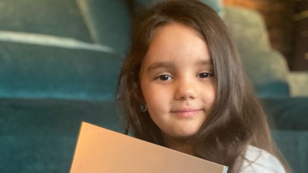 VIDEO | Reacția savuroasă a Evei Măruță când a primit butonul de la YouTube: „Dacă el n-ar fi fost...”