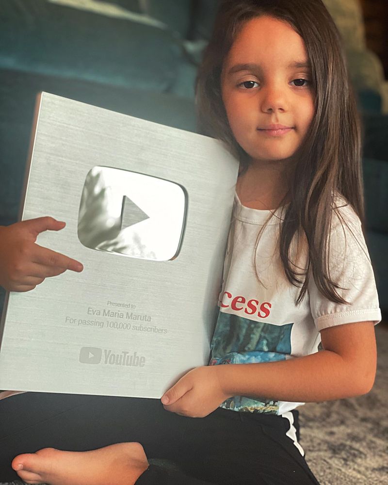  Reacția Evei Măruță când a primit butonul de la YouTube