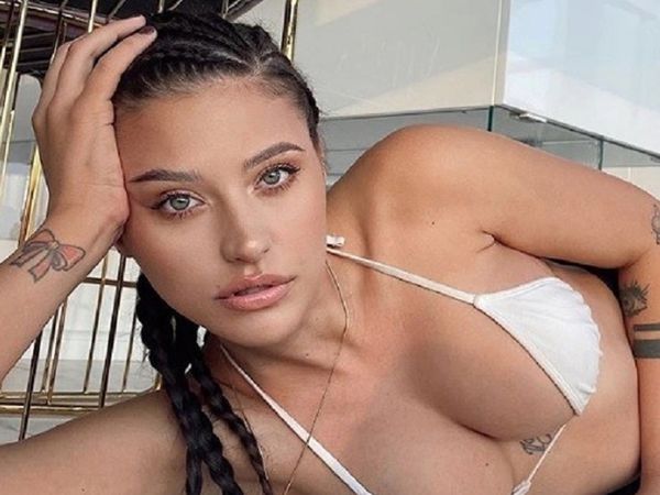 Antonia &icirc;ncinge internetul! Artista a lăsat totul la vedere
