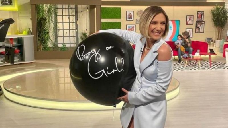 Adela Popescu a anunțat sexul bebelușului: &bdquo;Reacția soțului a fost cea mai tare&rdquo;