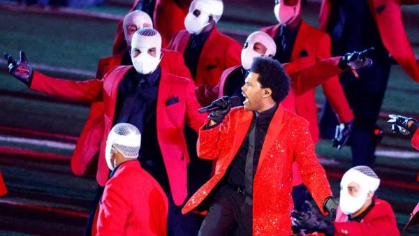 The Weekend a făcut show pe scena Super Bowl