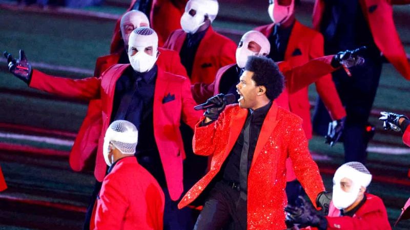 The Weekend a făcut show pe scena Super Bowl