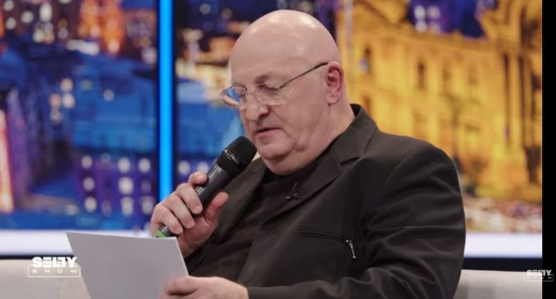 Bebe Cotimanis recită versurile din „Sirenele”