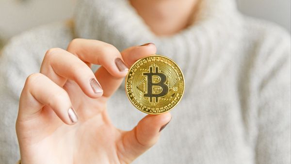 Bitcoin a ajuns la un nou scor record după anunţul de investiţii al Tesla 