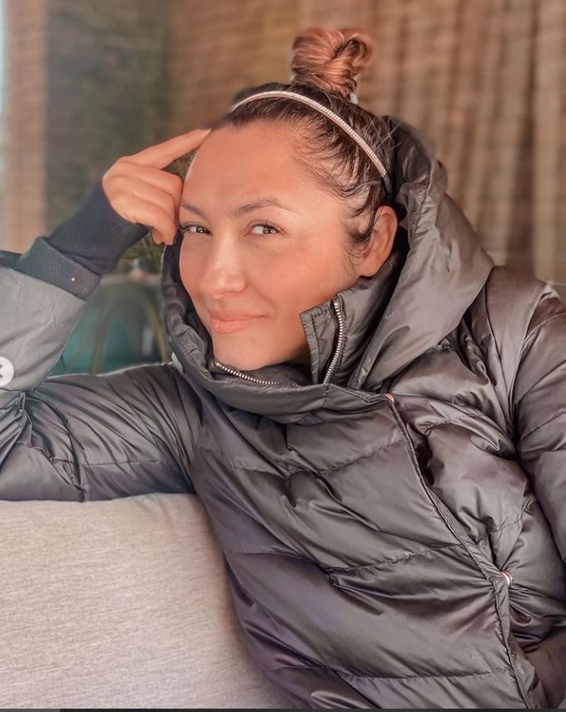 Andra s-a afișat fără pic de machiaj pe internet