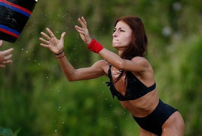 Cine i-a furat mâncarea Elenei Marin de la Survivor?