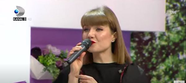 Alexandra Ungureanu interpretează melodia virală &bdquo;Ziua &icirc;n care tu m-ai sărutat&rdquo;