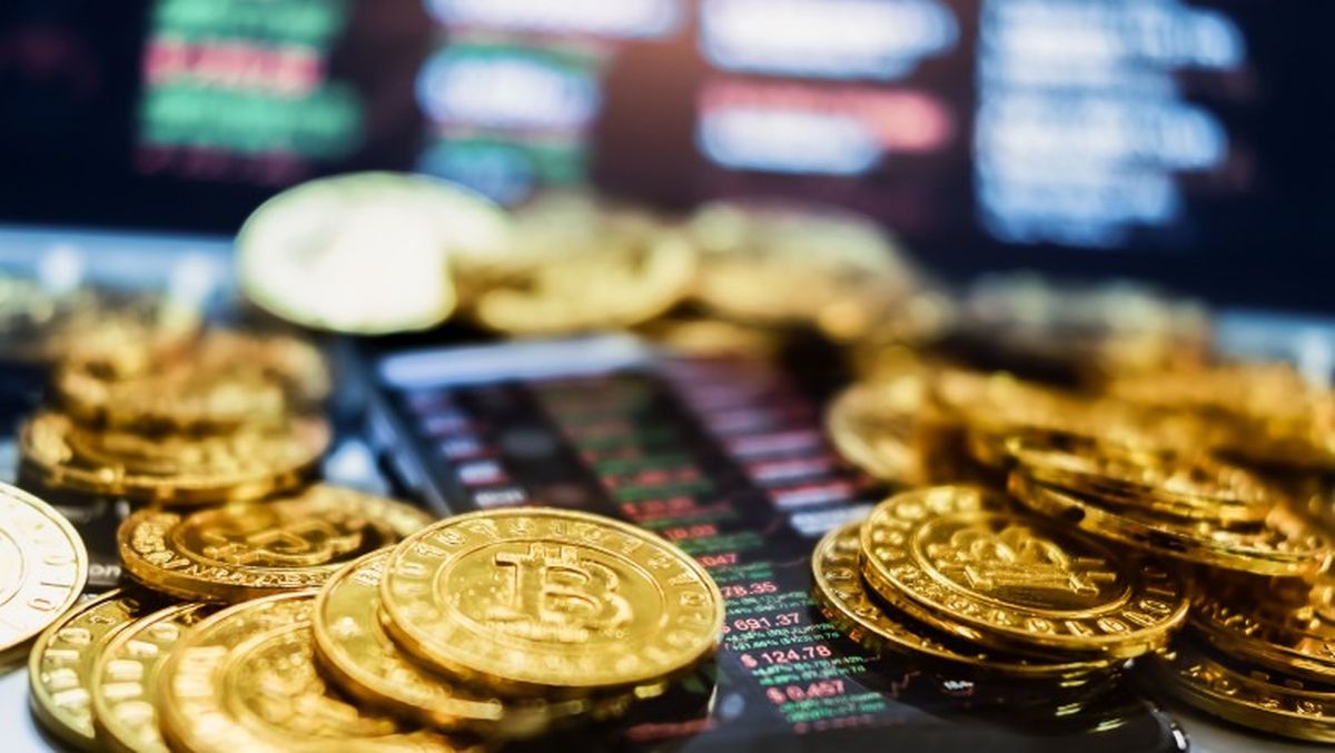 Bitcoin a atins duminică pragul record apropiat de 50.000 de dolari pe unitate