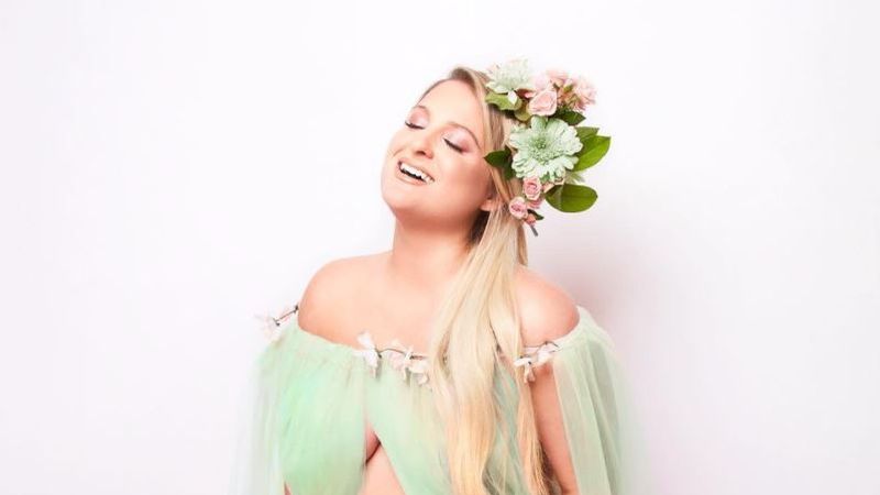 Meghan Trainor, artista cunoscută pentru melodia &bdquo;All about that bass&rdquo;, mamă pentru prima dată
