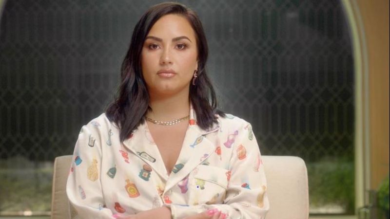 Demi Lovato, dezvăluiri uluitoare &icirc;n documentarul &bdquo;Dancing with the Devil&rdquo; despre dependența de droguri. Artista a făcut atac de cord după o supradoză