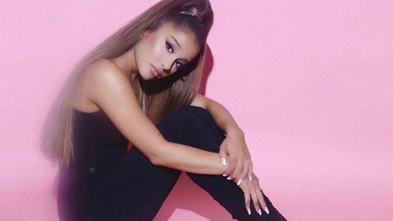 Ariana Grande a lansat &bdquo;Positions: Deluxe Edition&rdquo;