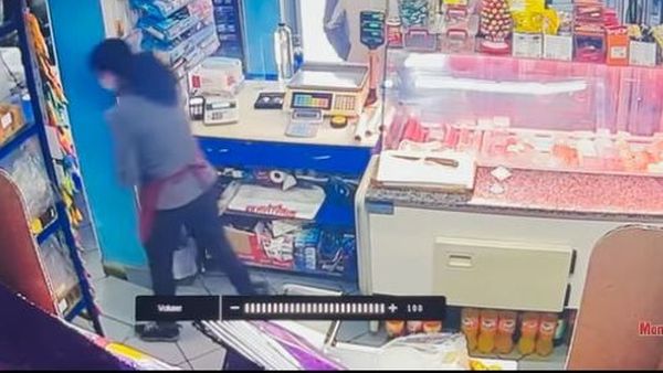 O vânzătoare din Suceava, amenințată de un bărbat care voia două iaurturi. A doua zi a venit și le-a plătit