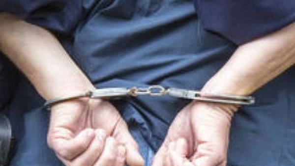 Bărbat căutat de poliție s-a predat pentru a nu mai sta în carantină cu familia