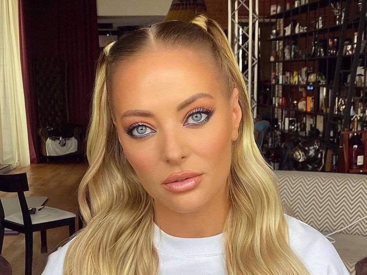 Delia vrea să își facă vlog de travel