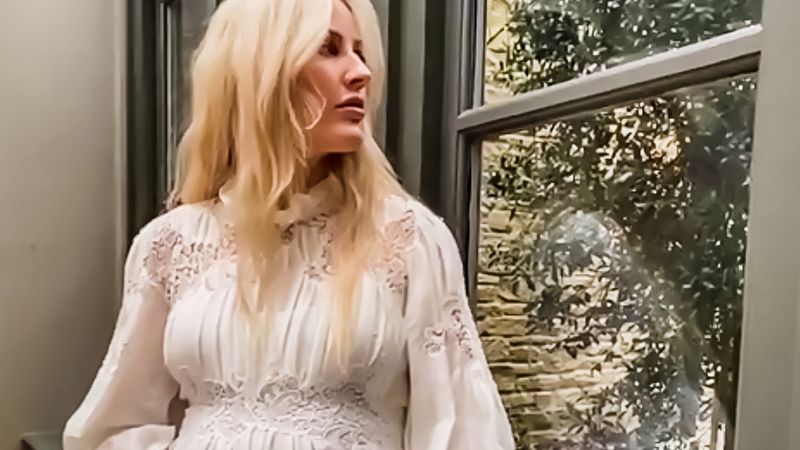 Ellie Goulding este &icirc;nsărcinată &icirc;n luna a șaptea! A dat vestea abia acum pe rețelele de socializare