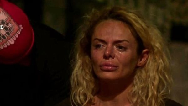 Simona Hapciuc, revedere impresionantă cu fiul ei, la aeroport