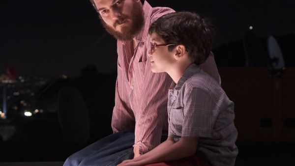 Vineri se lansează filmul turcesc „Paper Lives”, pe Netflix