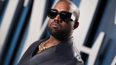 Câți bani a ajuns să aibă în conturi Kanye West. O mare parte din venituri sunt alimentate de adidașii Yeezy