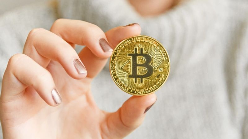 Ţara &icirc;n care eşti amendat dacă ai criptomonede. Motivul pentru care s-a ajuns la asta