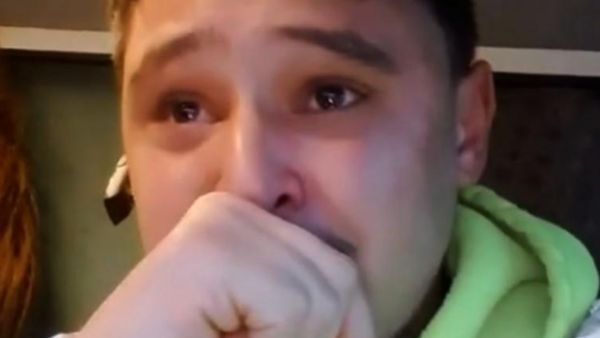 Șofer român, viral pe Tik Tok cu un mesaj emoționant: „Viaţa în străinătate?”