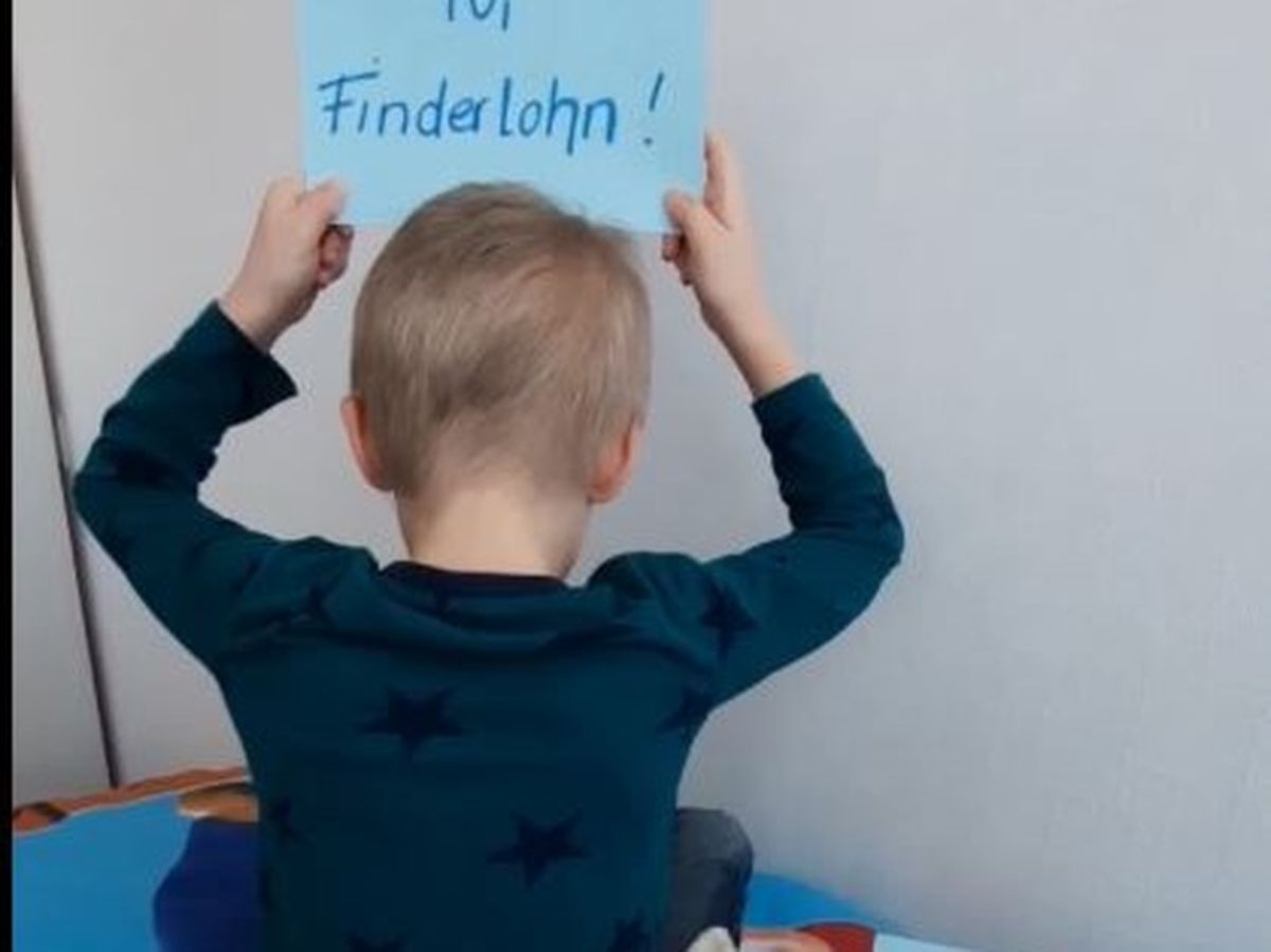 Povestea virală a unui copil care și-a pus la bătaie economiile pentru a-și recupera iepurașul de pluș pierdut