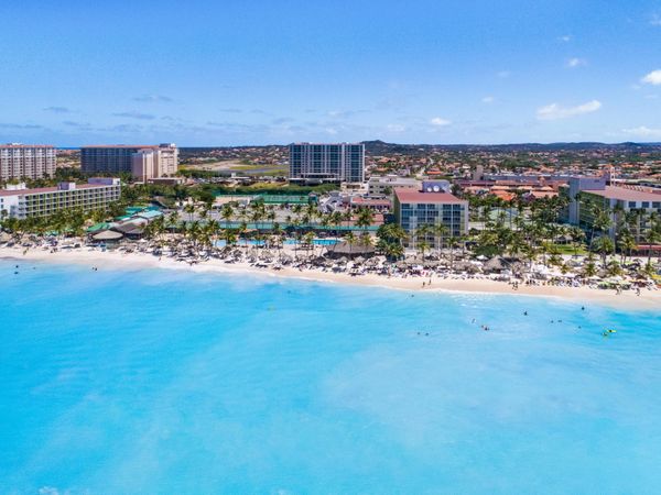 C&acirc;t costă o vacanță &icirc;n Aruba cu tot cu biletele de avion