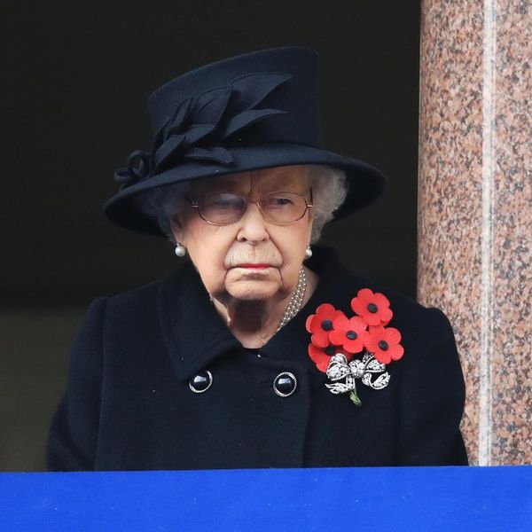 Regina Elisabeta este &bdquo;tristă, nu nervoasă&rdquo; și promite să fie alături de Meghan Markle și Prințul Harry după interviul cu Oprah