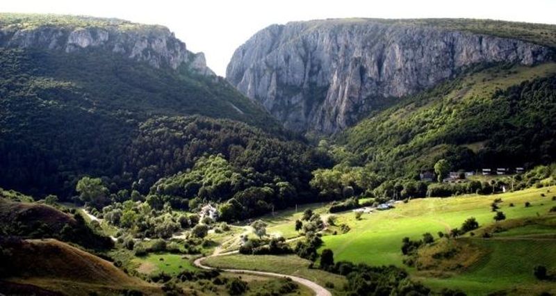 Cinci trasee montane din România care îţi oferă priveliști uluitoare